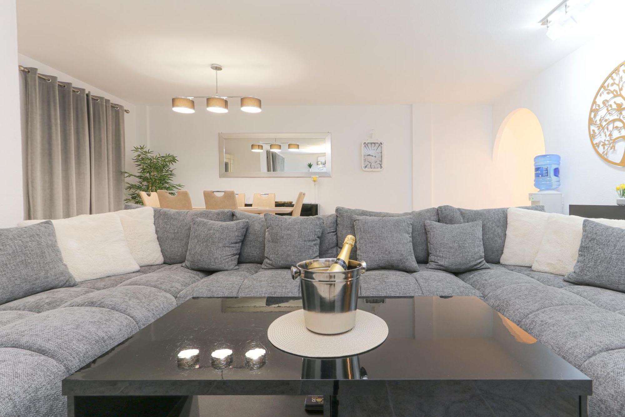 Presidential Suite Villamartin Plaza Av Brisas 67 Alicante Luaran gambar